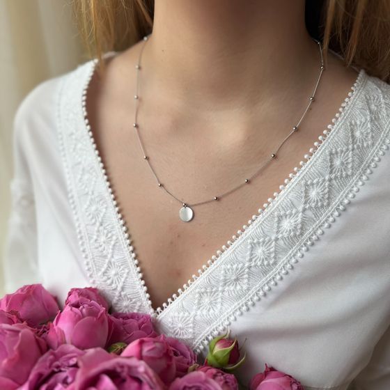Серебряное колье без камней
