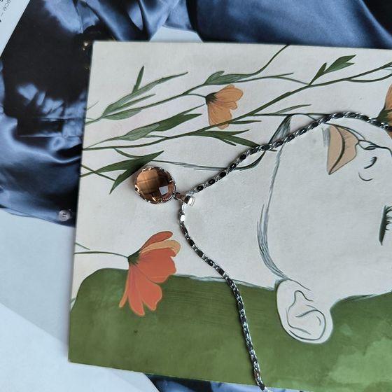 Серебряная подвеска с султанитом