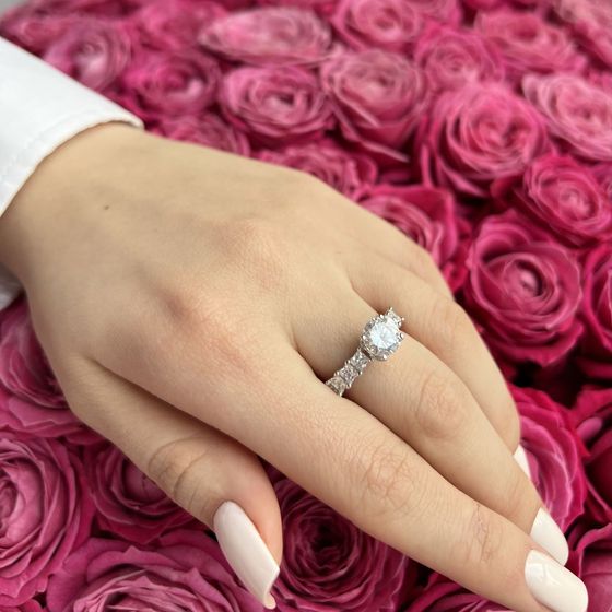 Серебряное кольцо с фианитами