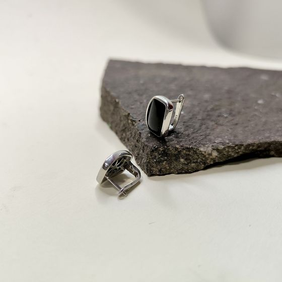 Серебряные серьги с ониксом