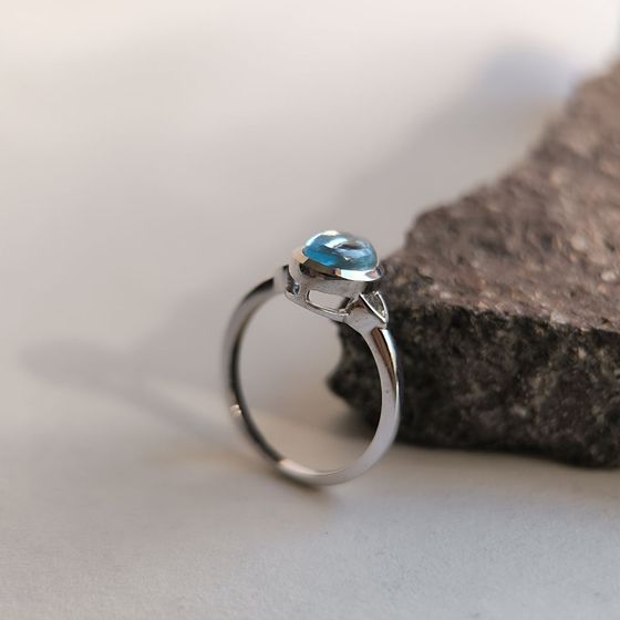 Серебряное кольцо с топазом 1.825ct