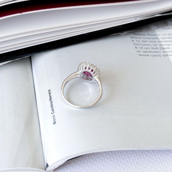 Серебряное кольцо с рубином, фианитами