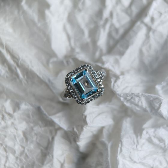 Серебряное кольцо с топазом 3.232ct