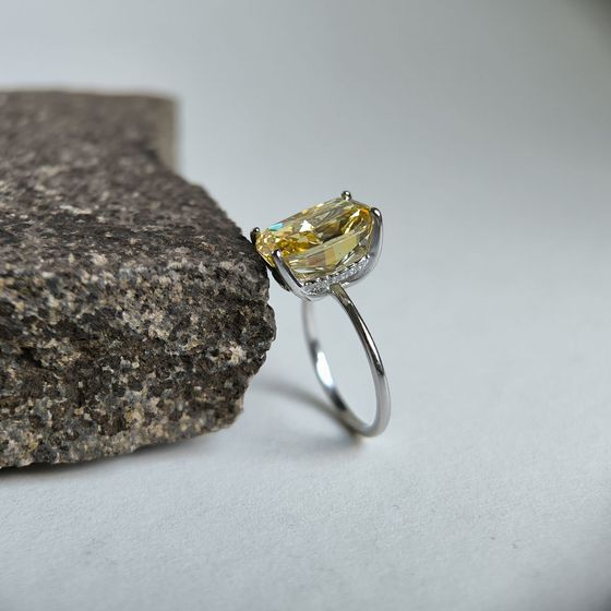 Серебряное кольцо с фианитами