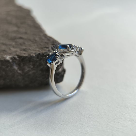 Серебряное кольцо с сапфиром nano 1.05ct