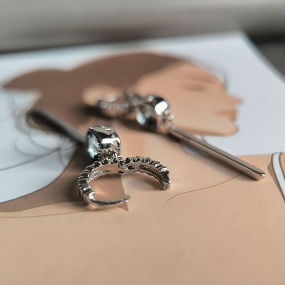 Серебряные серьги с топазом Лондон Блю 1.617ct