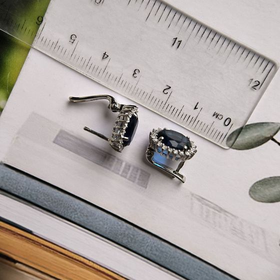 Серебряные серьги с сапфиром nano