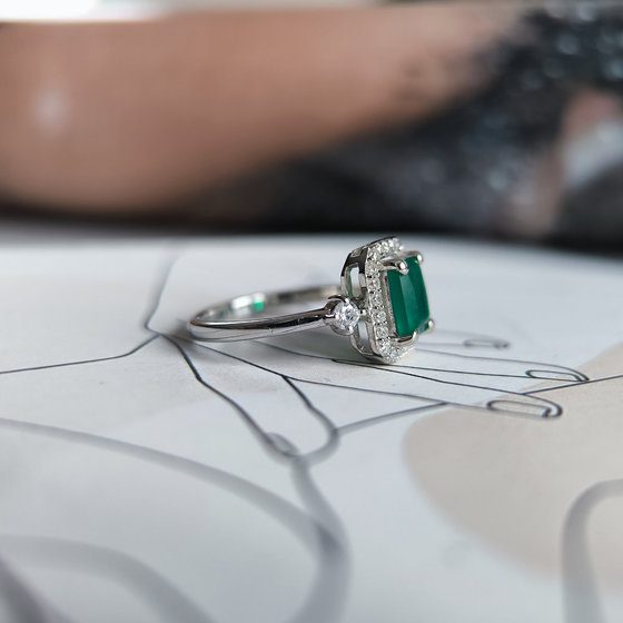 Серебряное кольцо с агатом 1.568ct, фианитами