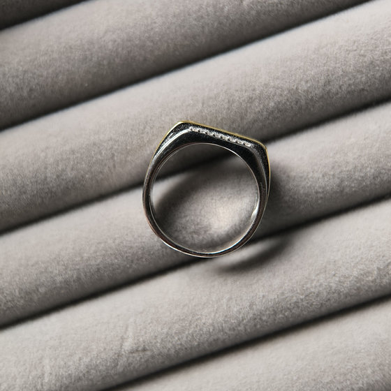 Серебряное кольцо с фианитами