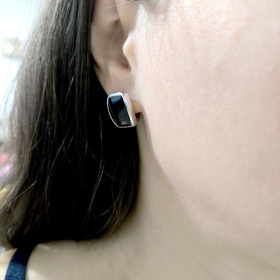 Серебряные серьги с ониксом