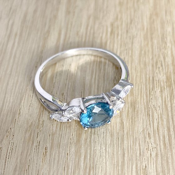 Серебряное кольцо с топазом Лондон Блю 1.565ct