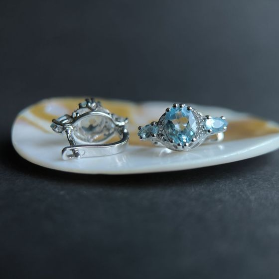 Серебряные серьги с топазом 4.108ct
