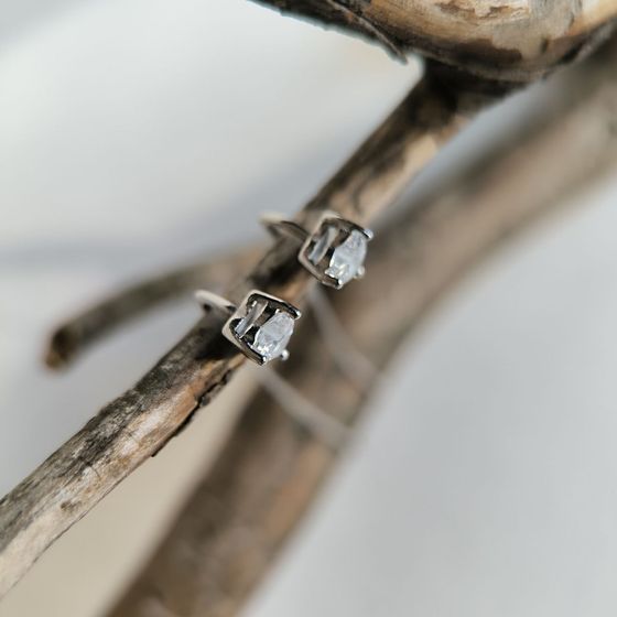 Серебряные серьги с фианитами Серебряные серьги с фианитами