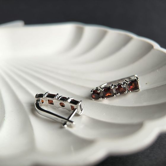 Серебряные серьги с гранатом 2.875ct
