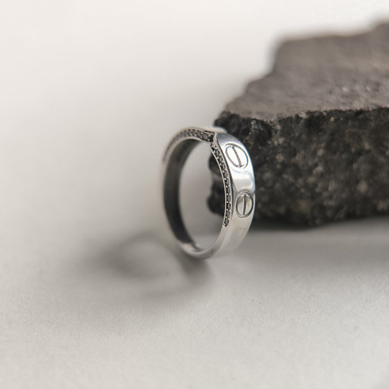 Серебряное кольцо с фианитами