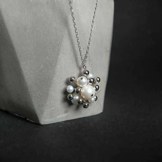 Серебряное колье с жемчугом