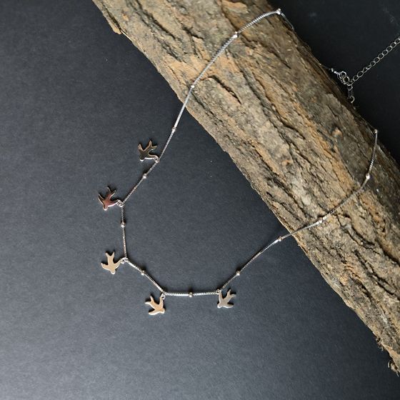 Серебряное колье без камней