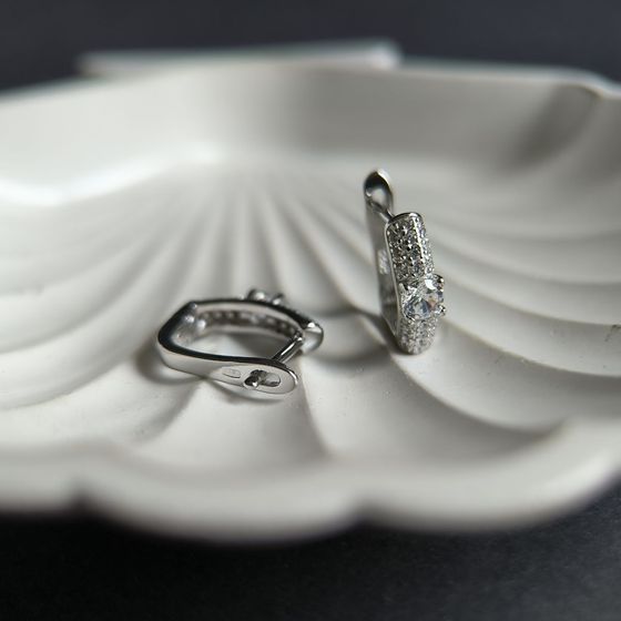 Серебряные серьги с фианитами