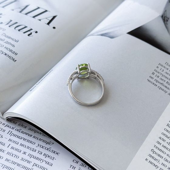Серебряное кольцо с хризолітом 2.452ct