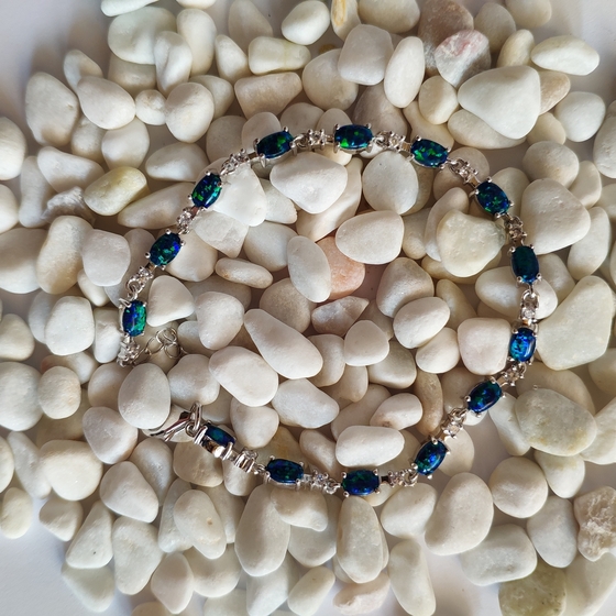 Серебряный браслет с опалом 3.042ct, фианитами