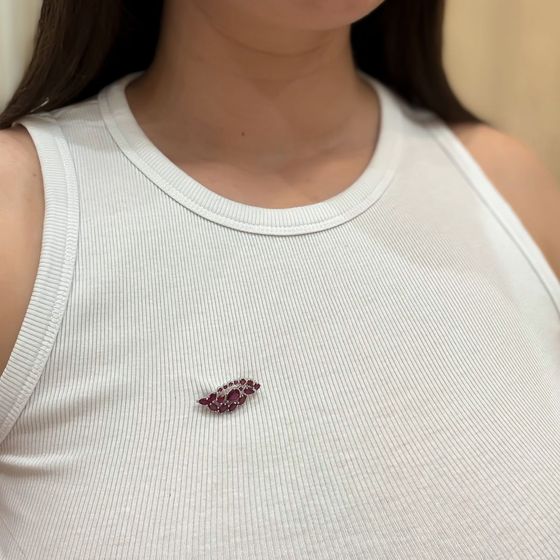 Серебряная брошка с рубином 4.325ct