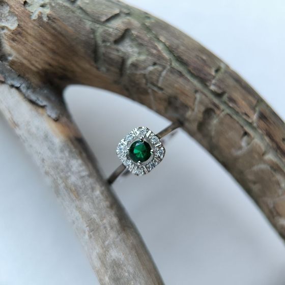 Серебряное кольцо с изумрудом nano 0.32ct