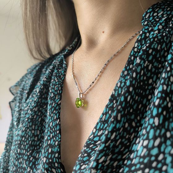 Серебряная подвеска с хризолітом 2.338ct