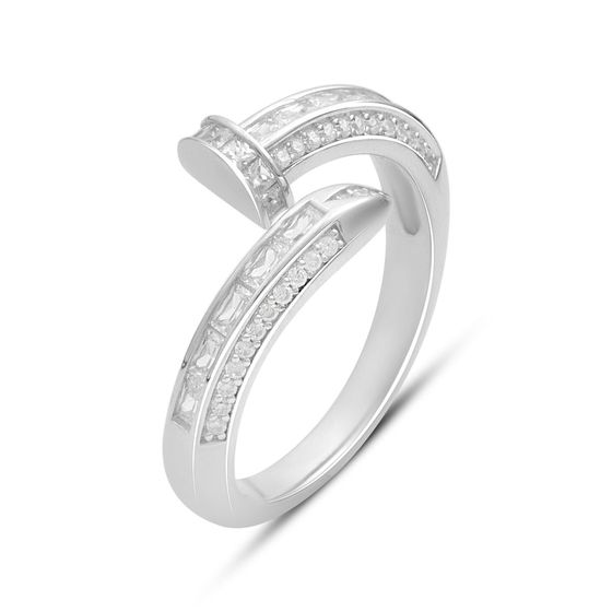 Серебряное кольцо с фианитами