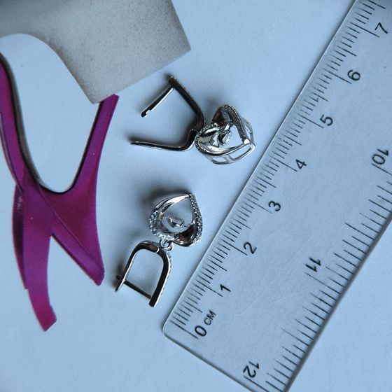 Серебряные серьги с фианитами