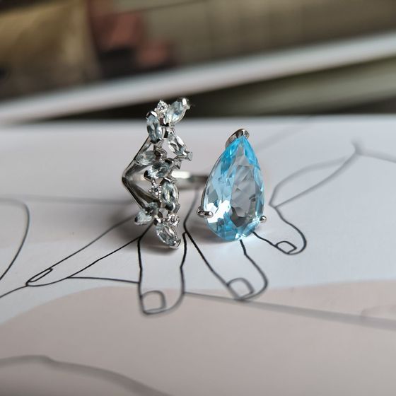 Серебряное кольцо с топазом 6.173ct