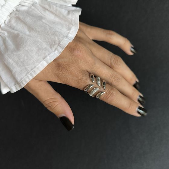 Серебряное кольцо с фианитами