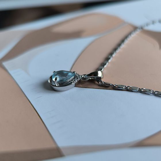 Серебряная подвеска с топазом 0.93ct