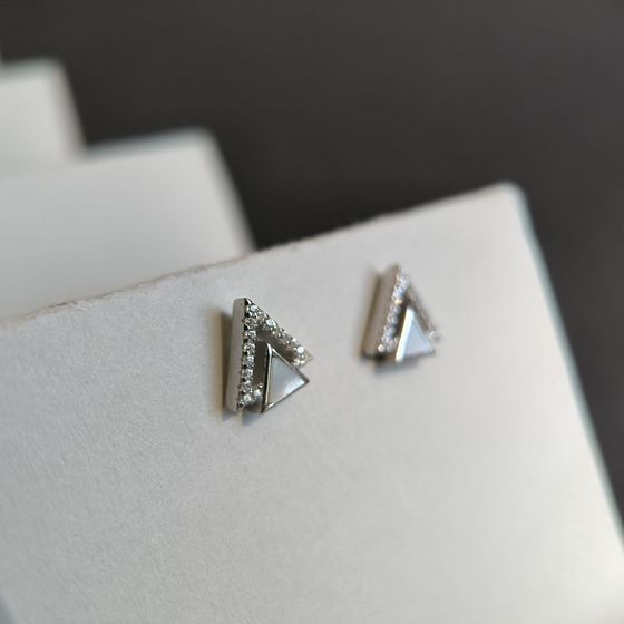 Серебряные серьги с перламутром, фианитами