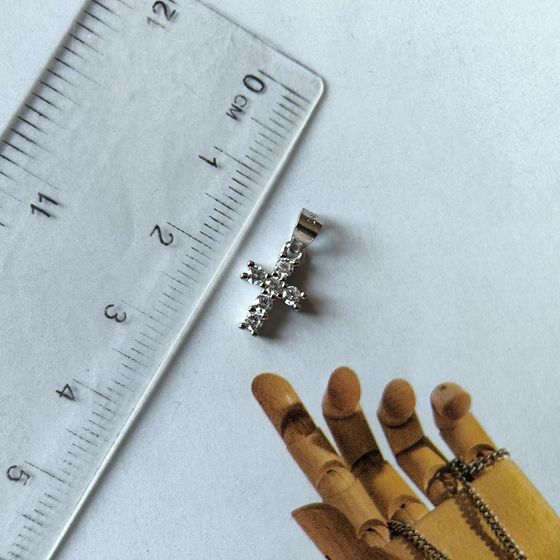 Серебряный крестик с фианитами