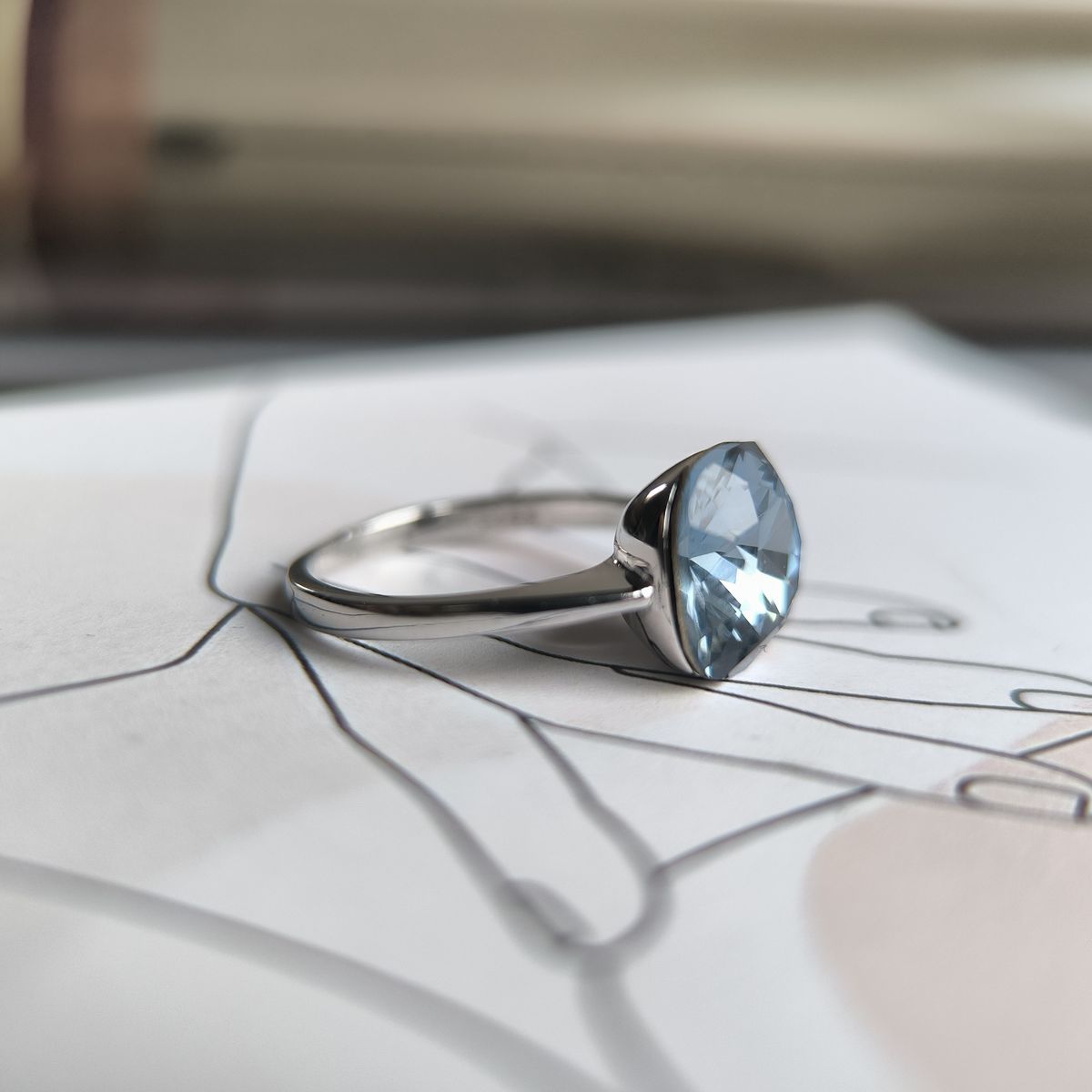 Серебряное кольцо с фианитами