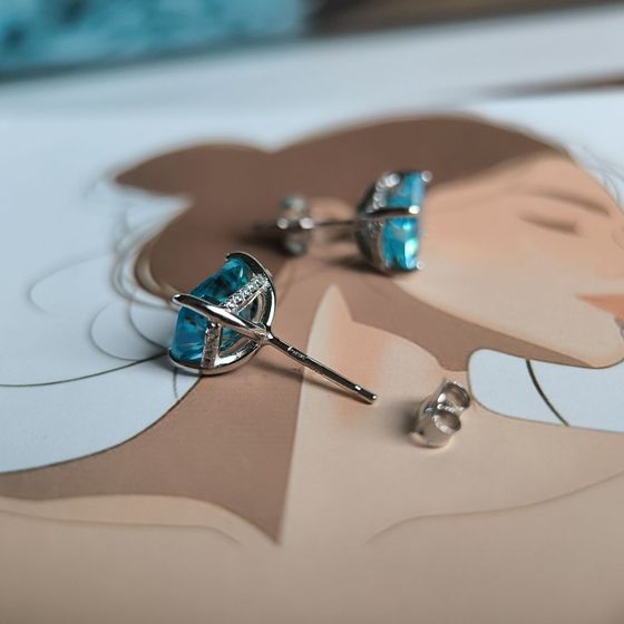 Серебряные серьги с топазом