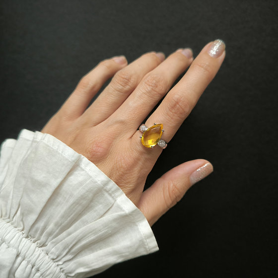 Серебряное кольцо с цитрином nano 4.572ct