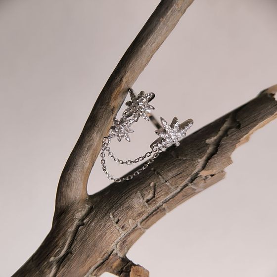 Серебряное кольцо с фианитами Серебряное кольцо с фианитами