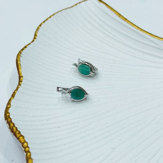 Серебряные серьги с изумрудом