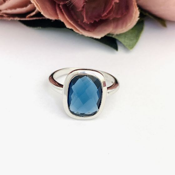 Серебряное кольцо с топазом Лондон Блю 5.219ct