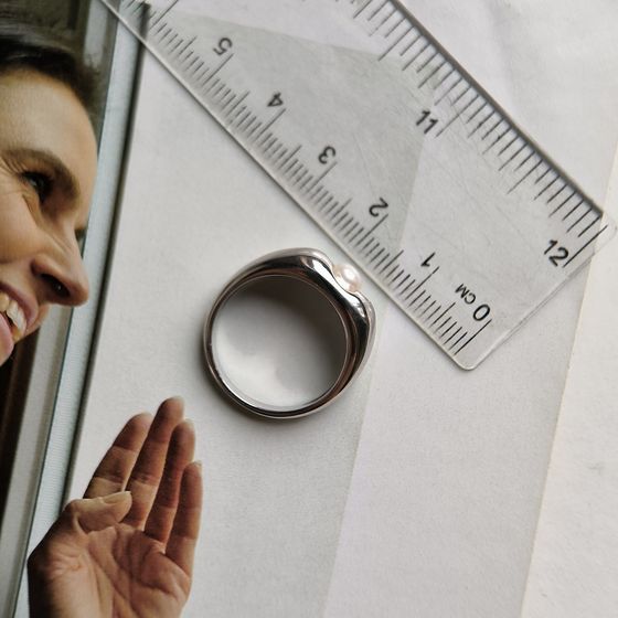 Серебряное кольцо с жемчугом 2.5ct