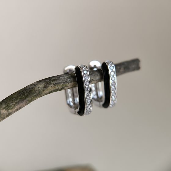 Серебряные серьги с фианитами, емаллю