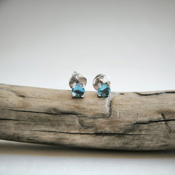 Серебряные серьги с топазом Лондон Блю 0.69ct