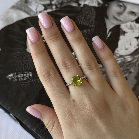 Серебряное кольцо с хризолітом 3.465ct