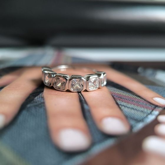 Серебряное кольцо с фианитами