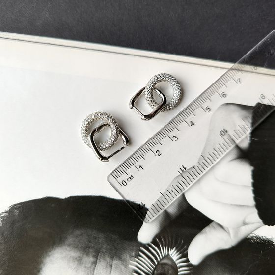 Серебряные серьги с фианитами