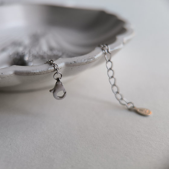 Серебряное колье с фианитами