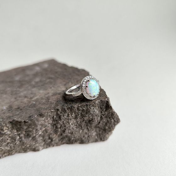 Серебряное кольцо с опалом 1.443ct, фианитами