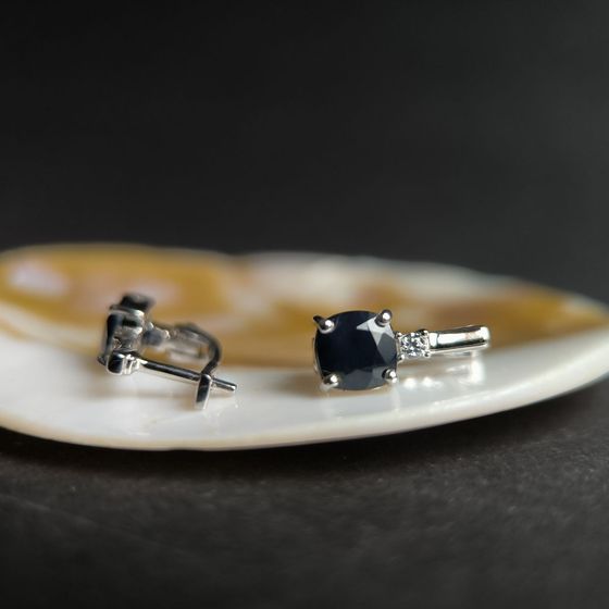 Серебряные серьги с сапфиром 2.757ct