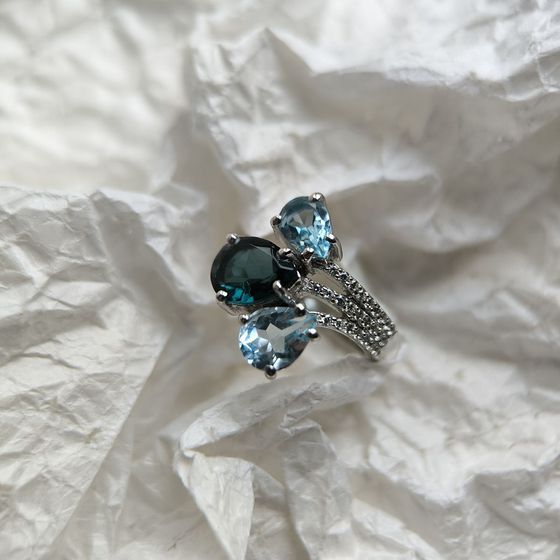 Серебряное кольцо с топазом Лондон Блю 3.913ct, топазом